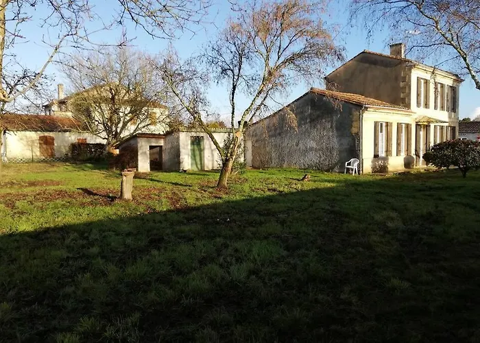 Belle Demeure Avec Espaces Verts 別荘 Gauriac