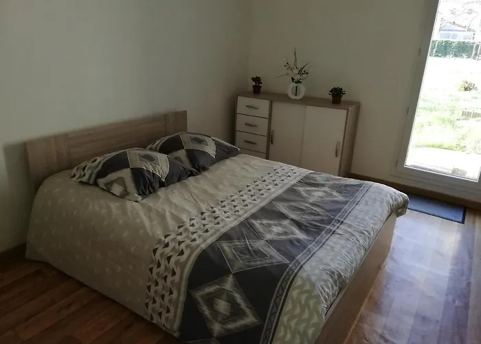 Belle Demeure Avec Espaces Verts *